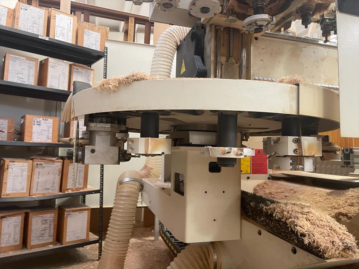 centro di lavoro per legno